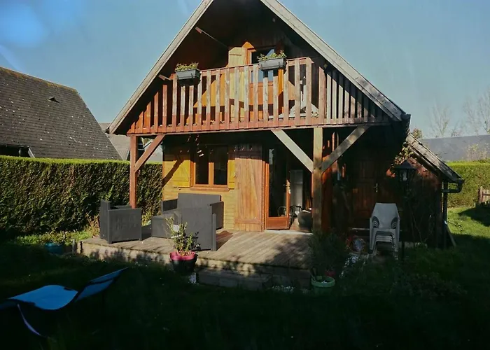 Chalet Avec Piscine Chauffee, Tennis Et Jardin Clos, A 1700M De La Plage De Cabourg - Fr-1-465-22