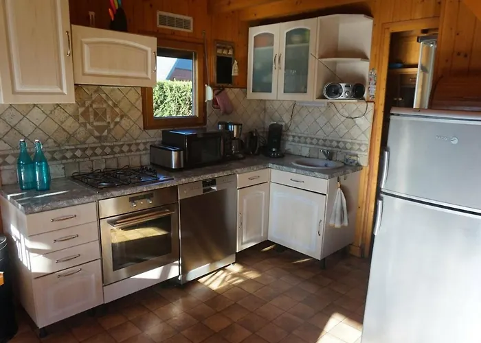 Chalet Avec Piscine Chauffee, Tennis Et Jardin Clos, A 1700M De La Plage De Cabourg - Fr-1-465-22
